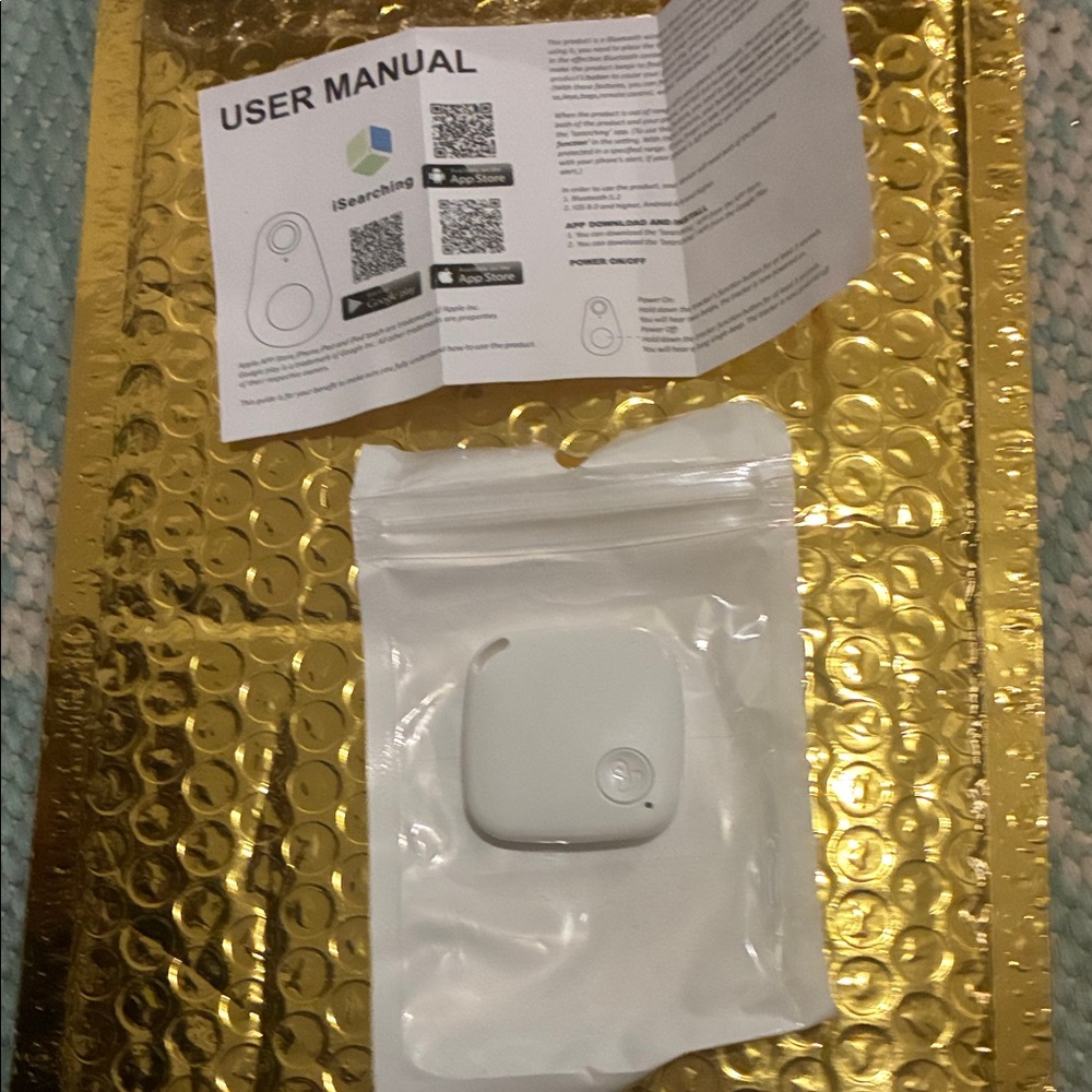 White Bluetooth Tracker Tag with Manual
